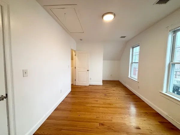 $3,900 | 156 Bow Street, Unit 2, Everett, MA 02149