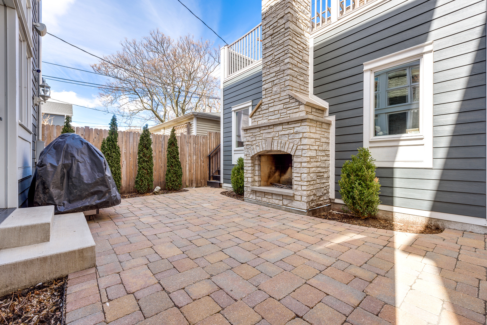 1734 West Fletcher Street Chicago, IL 60657 - Photo 27 of 34 a view of entryway and kitchen