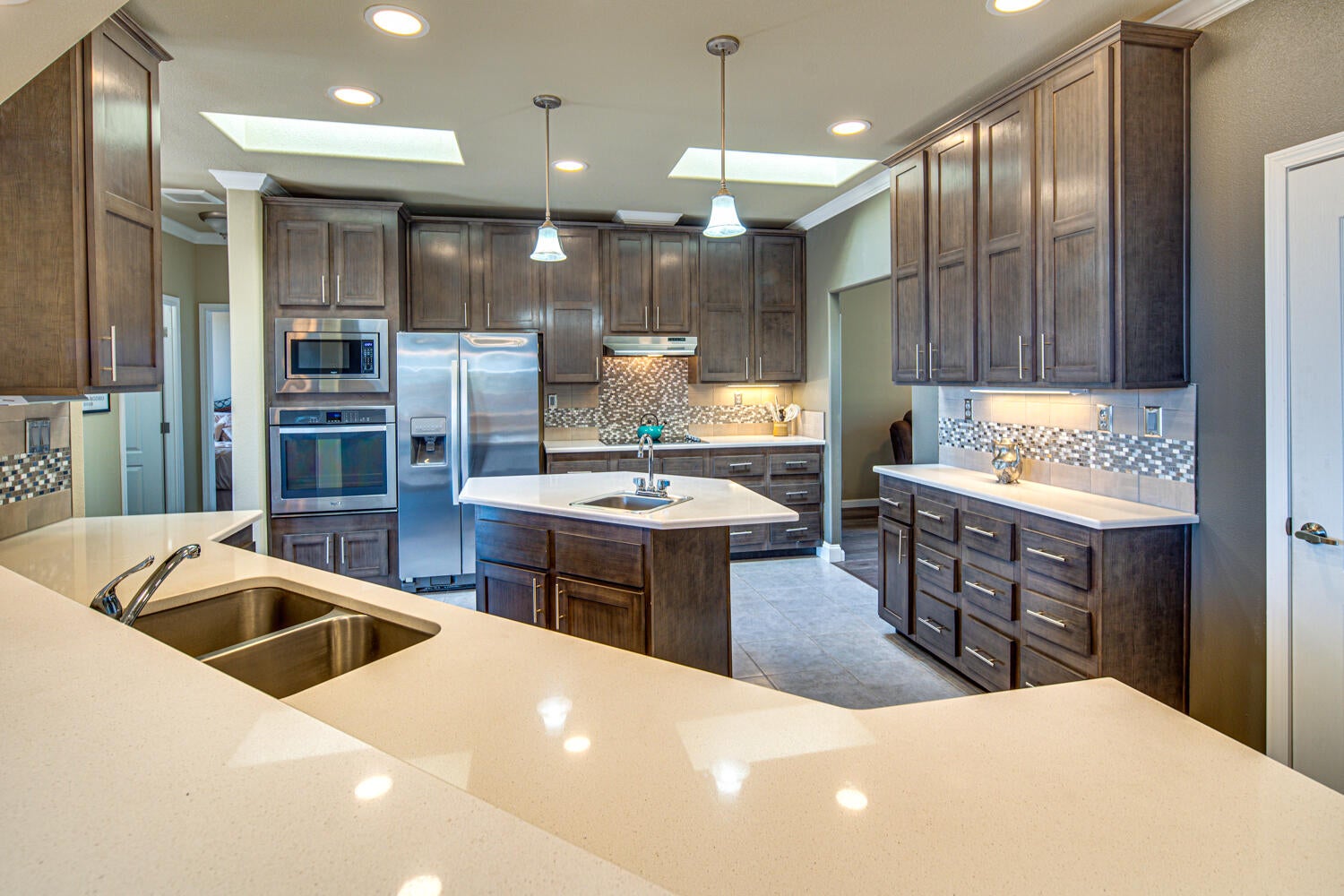 5532 Southwest Rim Road Terrebonne, OR 97760 - Photo 28 of 67 Gourmet Kitchen with Custom Cabinets