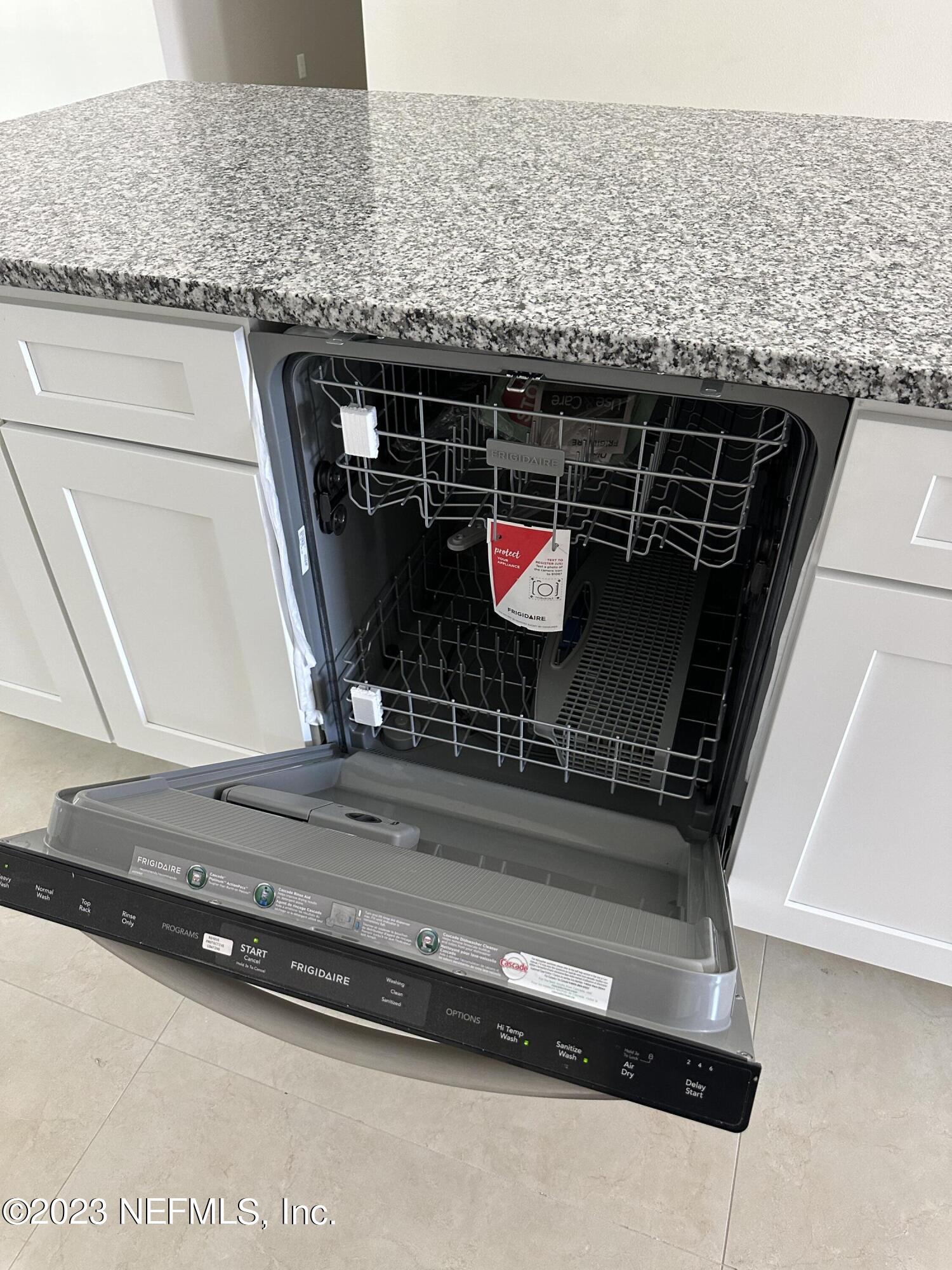 2829 Fleming Street Jacksonville, FL 32254 - Photo 13 of 24 a close view of stove