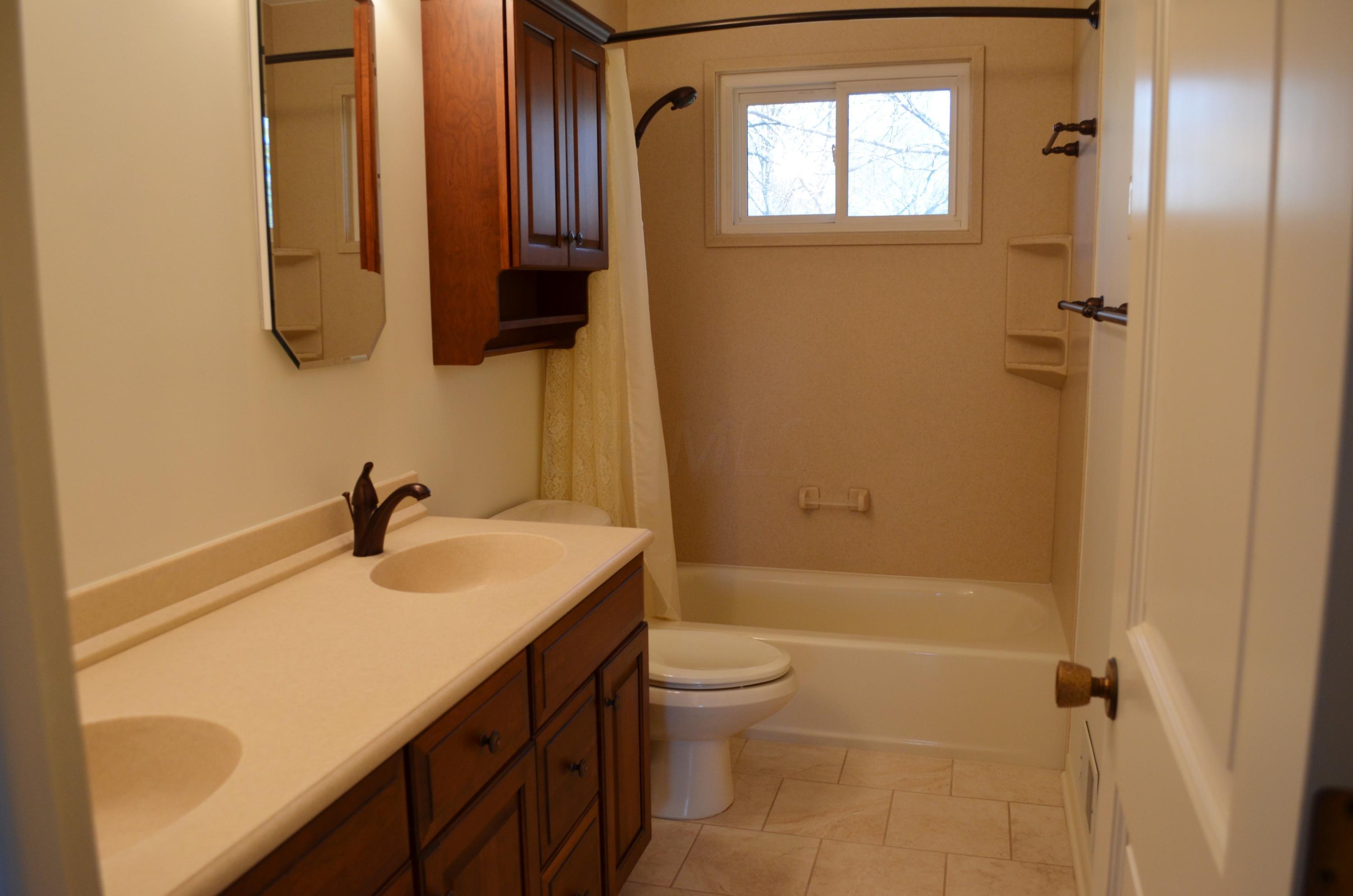 4020 Newhall Road Upper Arlington, OH 43220 - Photo 15 of 24