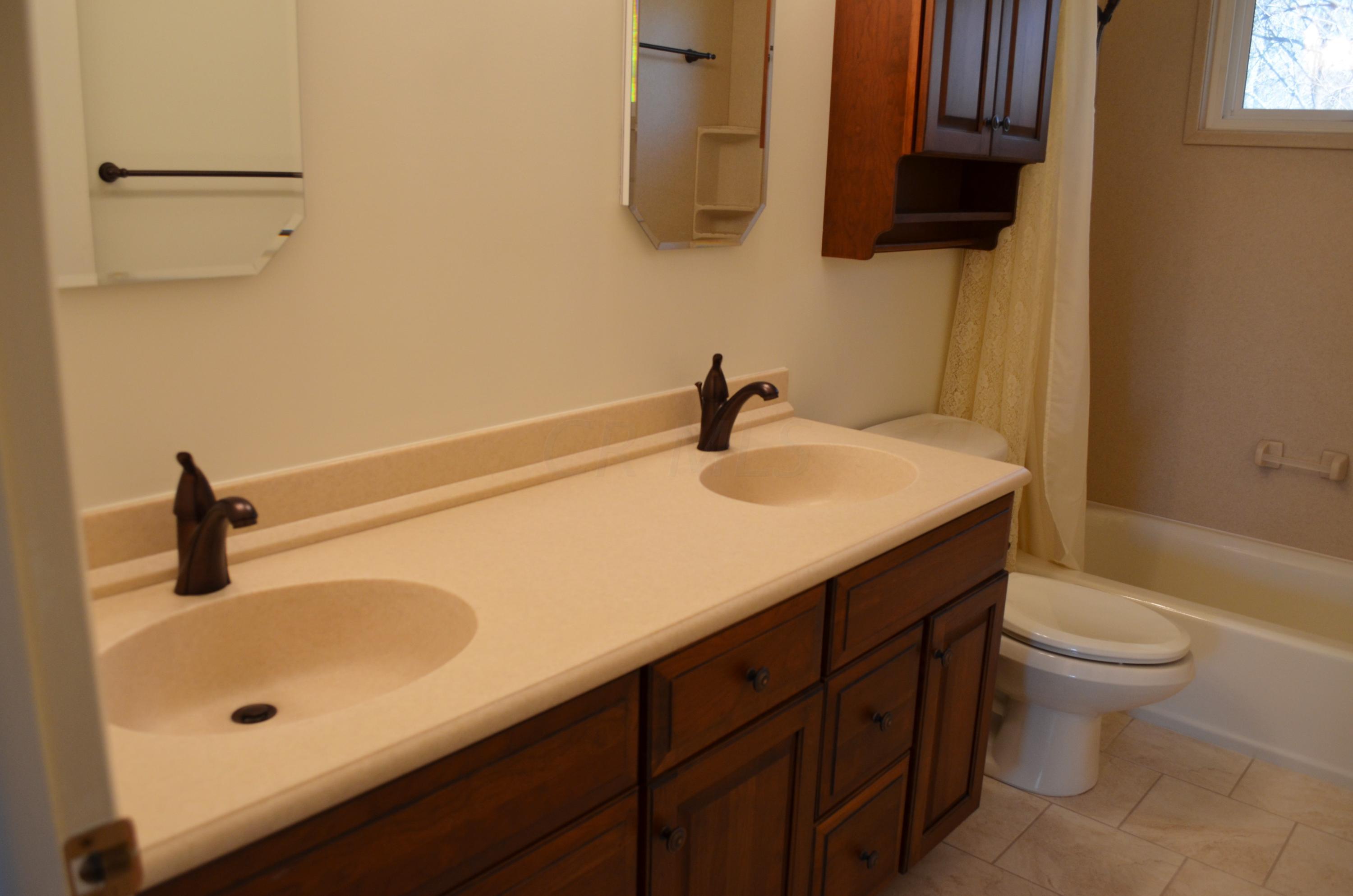 4020 Newhall Road Upper Arlington, OH 43220 - Photo 16 of 24