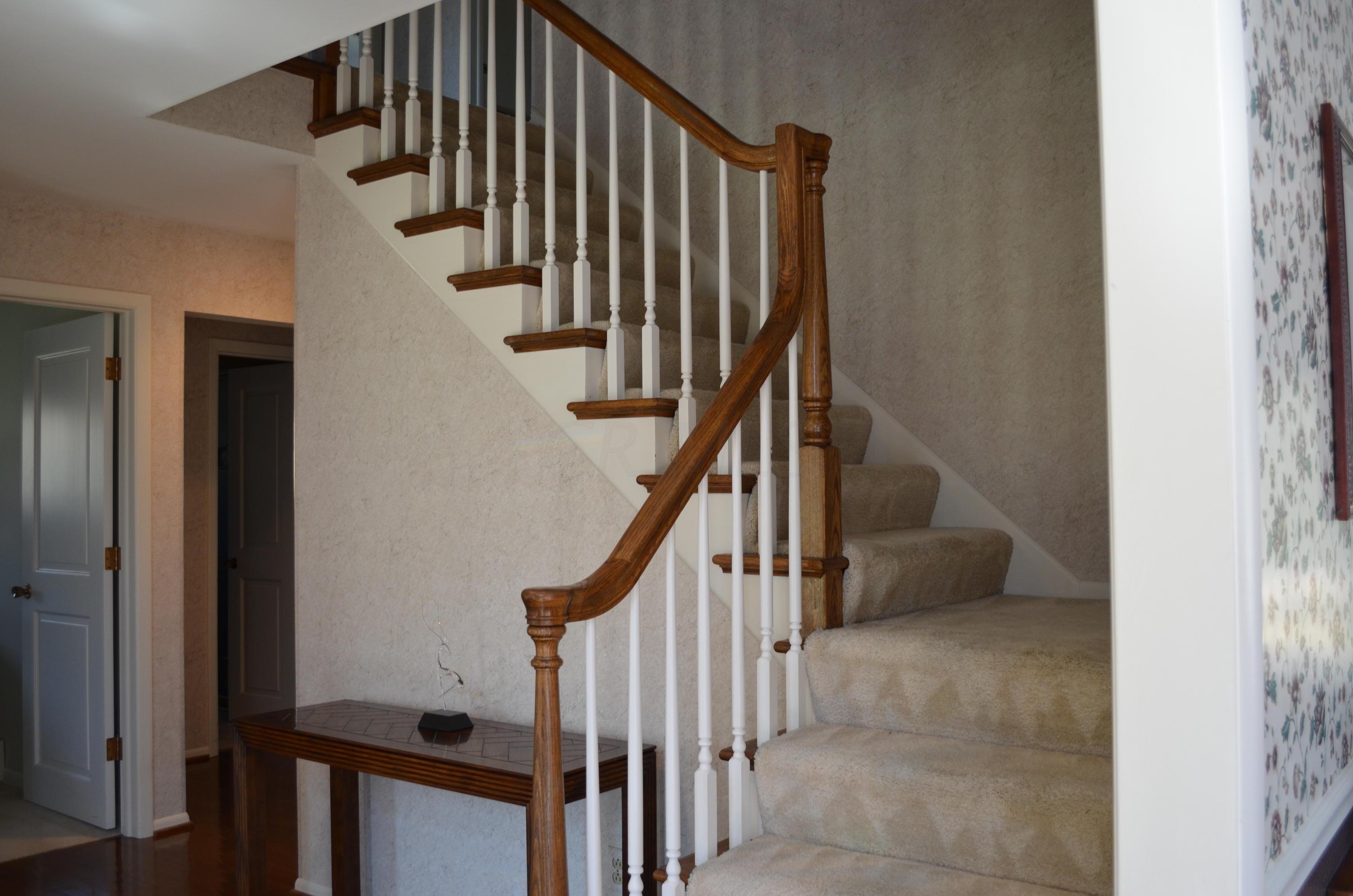 4020 Newhall Road Upper Arlington, OH 43220 - Photo 4 of 24
