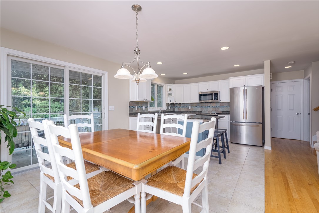 71 Wampum Road Narragansett, RI 02882 - Photo 8 of 27 Gallery Image 8