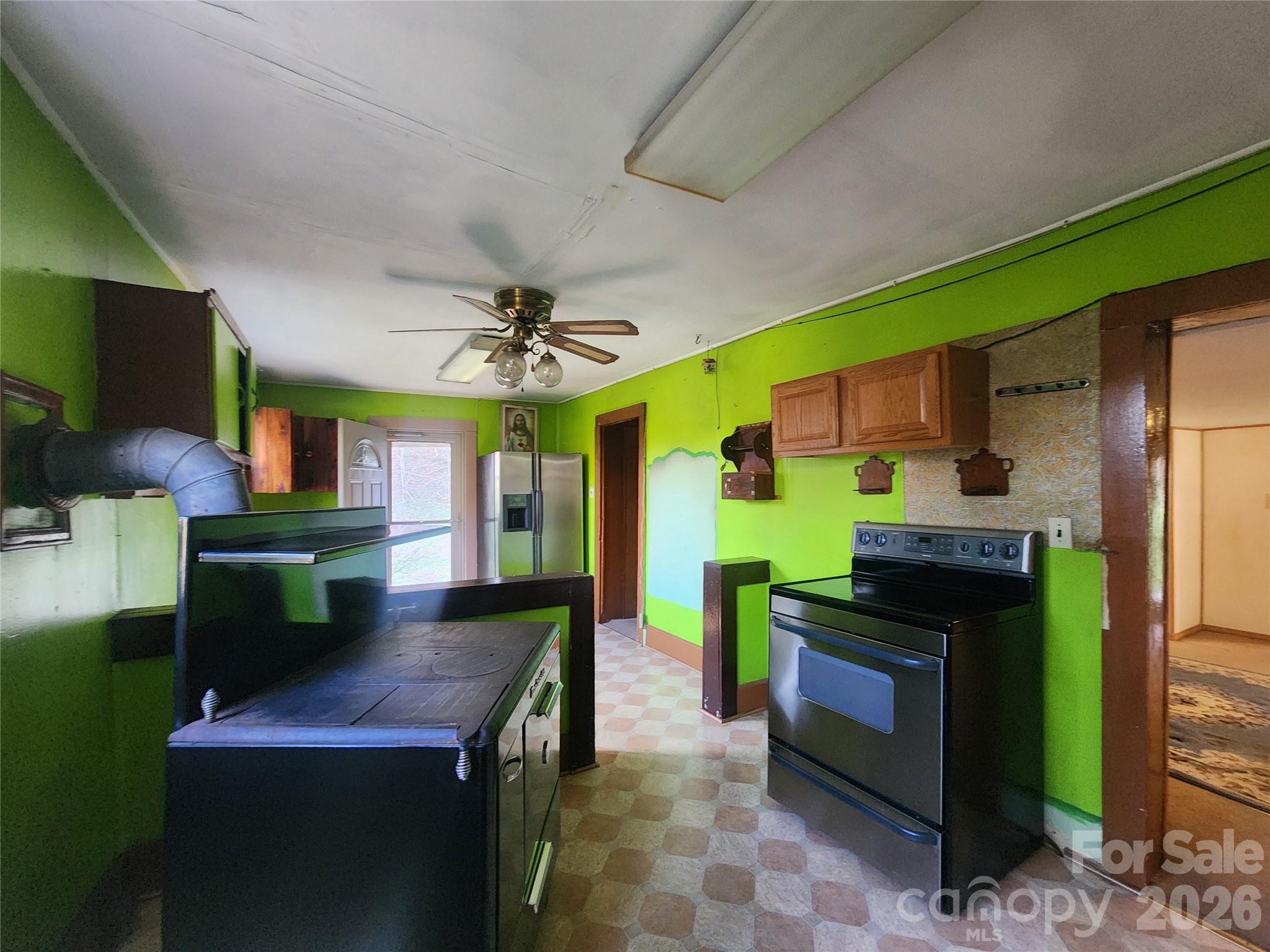 1025 Chandler Cove Road Marshall, NC 28753 - Photo 4 of 46