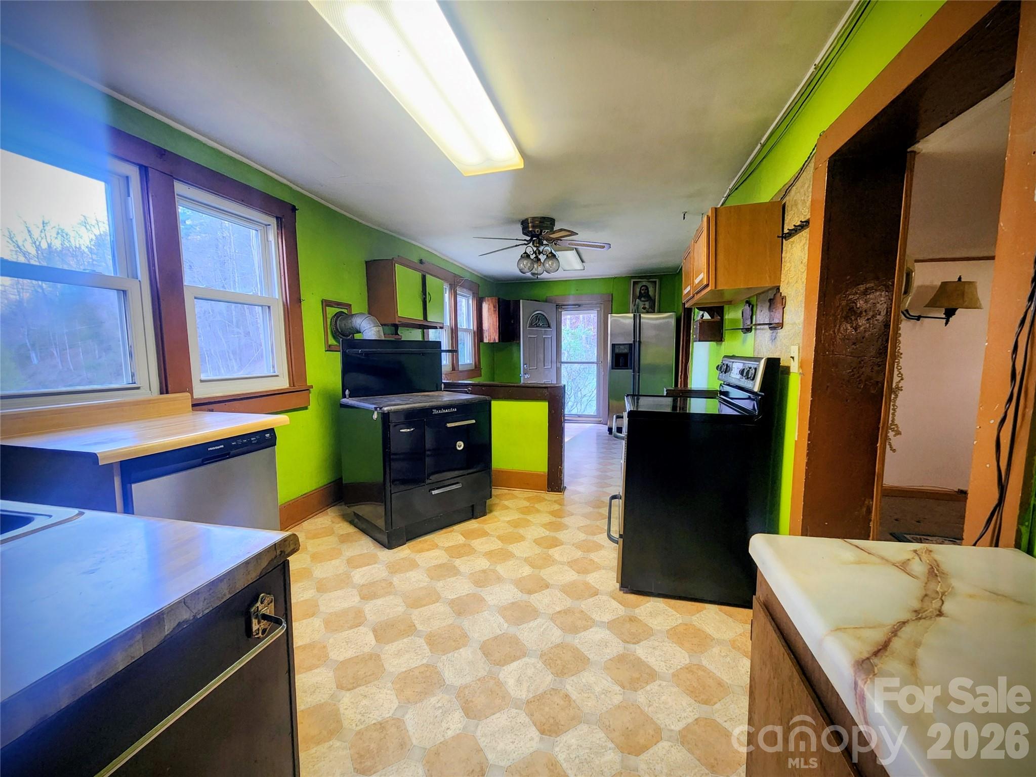 1025 Chandler Cove Road Marshall, NC 28753 - Photo 5 of 46