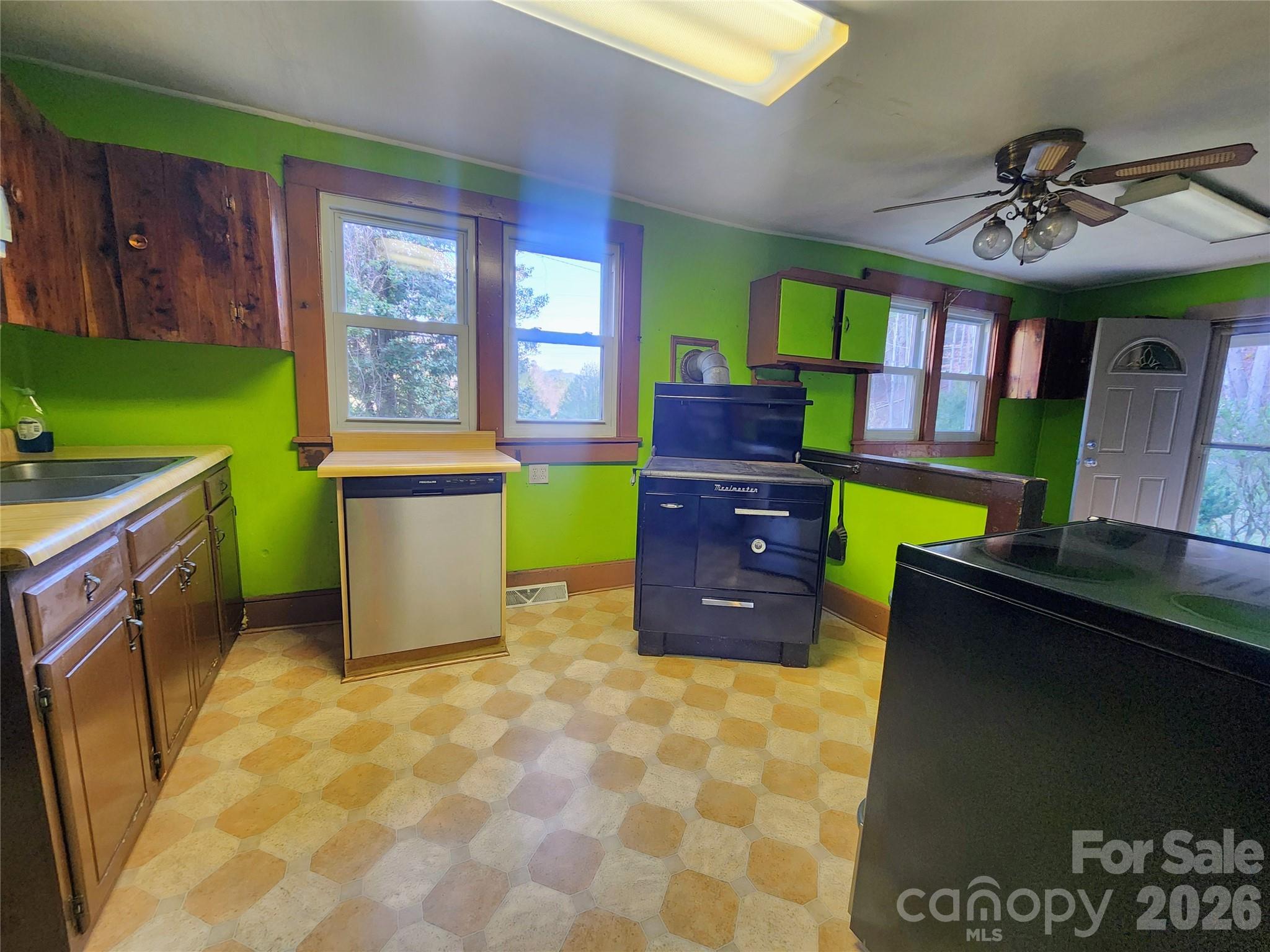 1025 Chandler Cove Road Marshall, NC 28753 - Photo 6 of 46