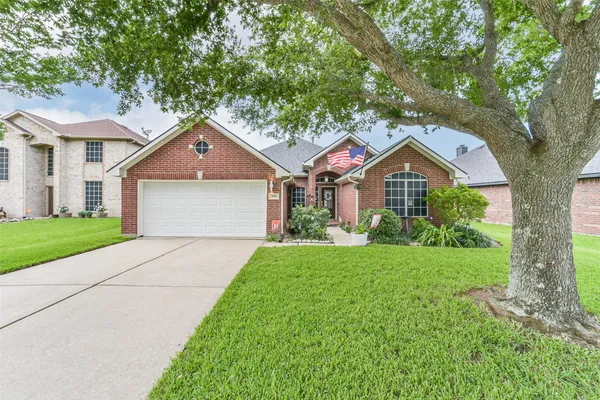 $325,000 | 210 Jamie Court, La Porte, TX 77571