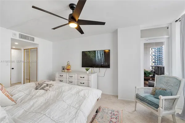 $3,600 | 6039 Collins Avenue, Unit 934, Miami Beach, FL 33140