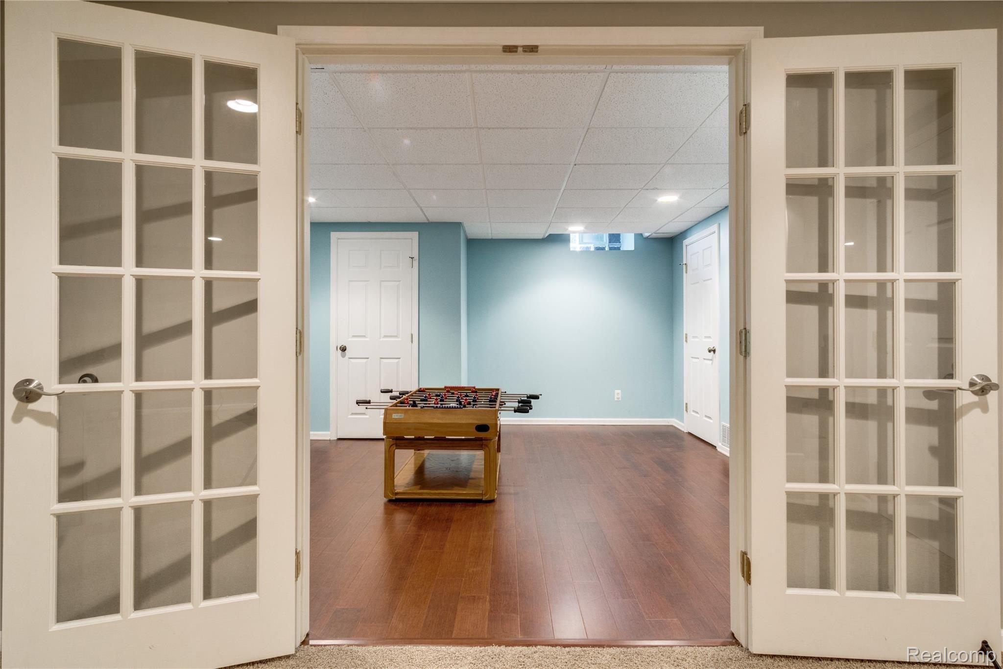 30701 Bradmore Road Warren, MI 48092 - Photo 47 of 52 Basement play room