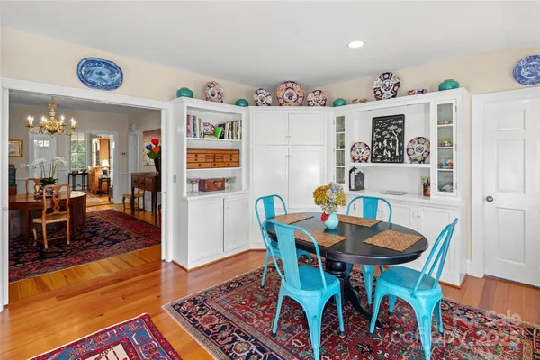 $1,000,000 | 35 Towhee Lane, Saluda, NC 28773