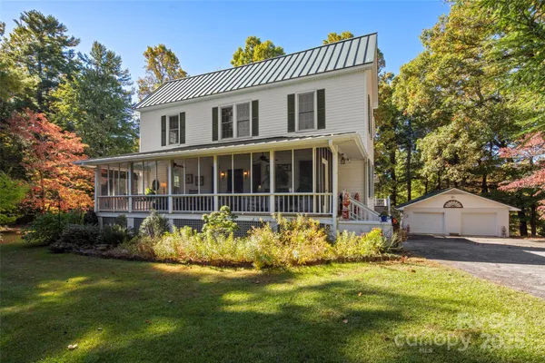 $1,000,000 | 35 Towhee Lane, Saluda, NC 28773