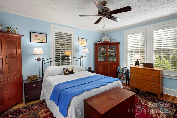 $1,000,000 | 35 Towhee Lane, Saluda, NC 28773