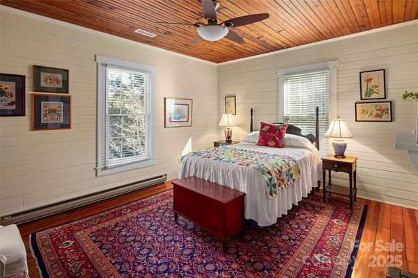 $1,000,000 | 35 Towhee Lane, Saluda, NC 28773