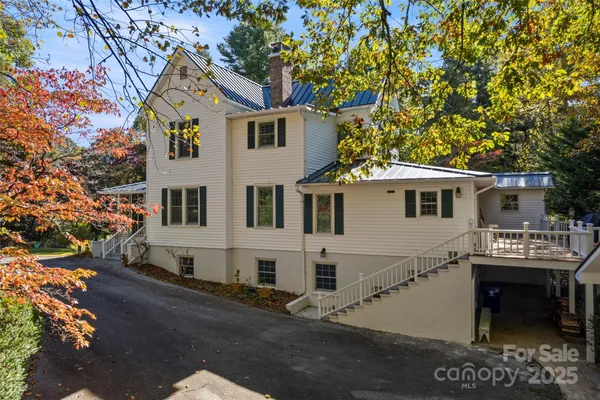 $1,000,000 | 35 Towhee Lane, Saluda, NC 28773