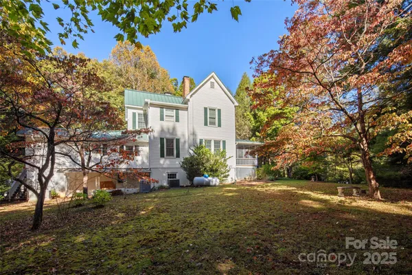 $1,000,000 | 35 Towhee Lane, Saluda, NC 28773