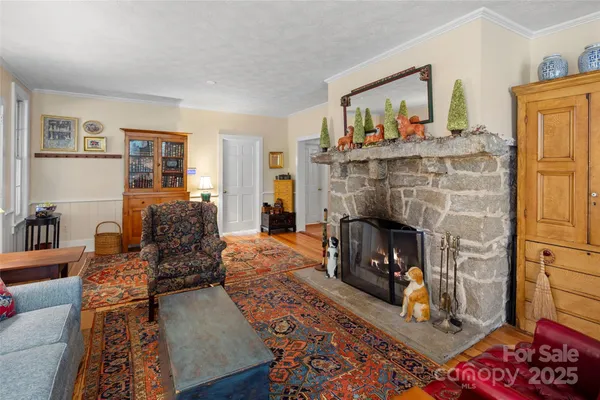 $1,000,000 | 35 Towhee Lane, Saluda, NC 28773