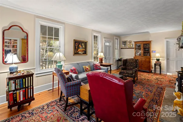 $1,000,000 | 35 Towhee Lane, Saluda, NC 28773