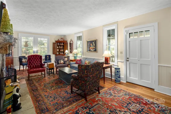 $1,000,000 | 35 Towhee Lane, Saluda, NC 28773