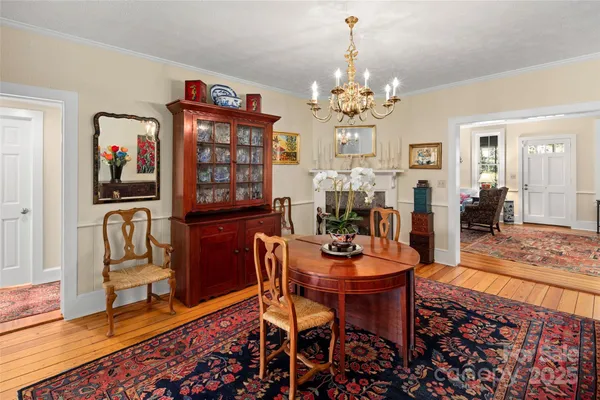 $1,000,000 | 35 Towhee Lane, Saluda, NC 28773