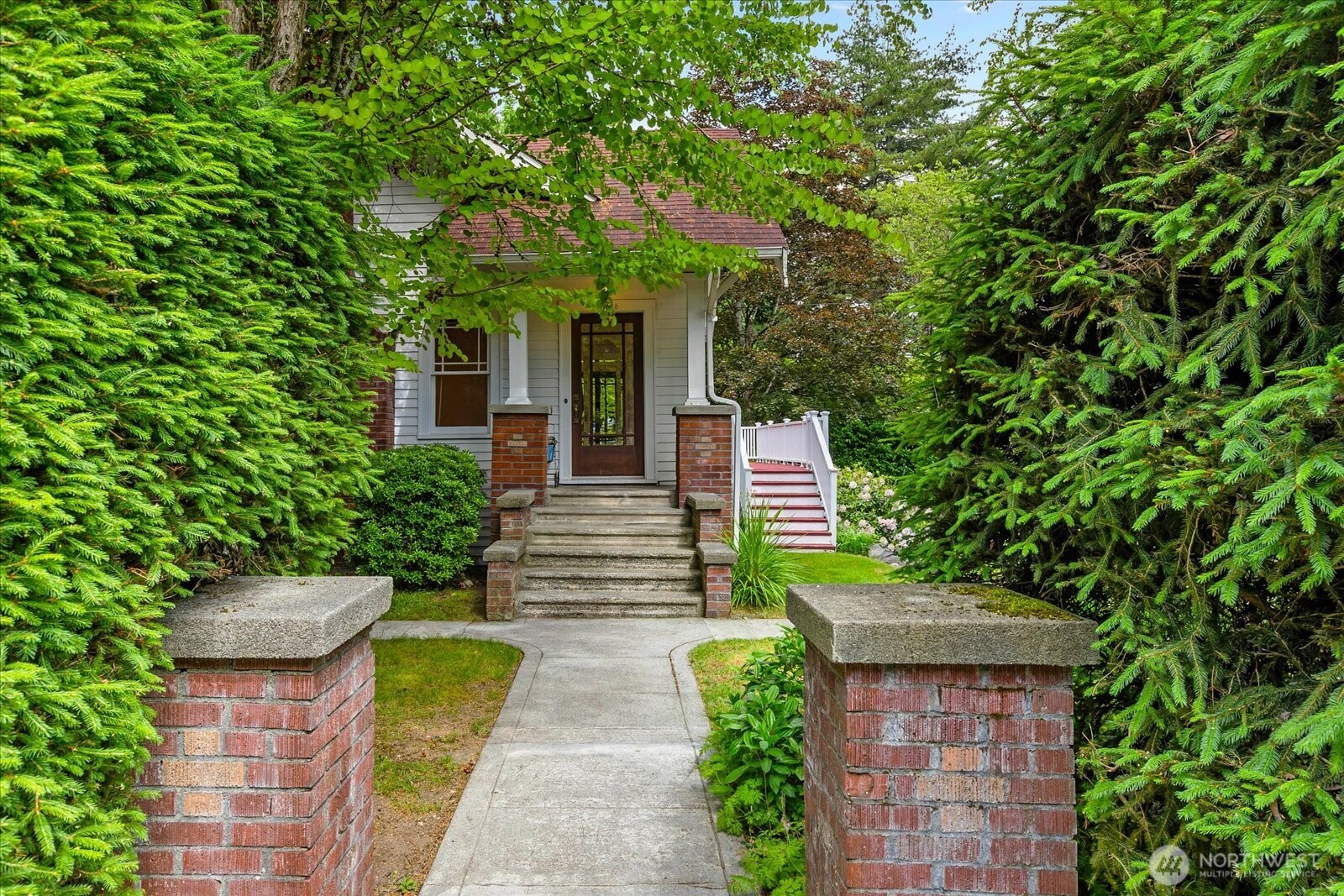 18608 101st Avenue Northeast Bothell, WA 98011 - Photo 2 of 39
