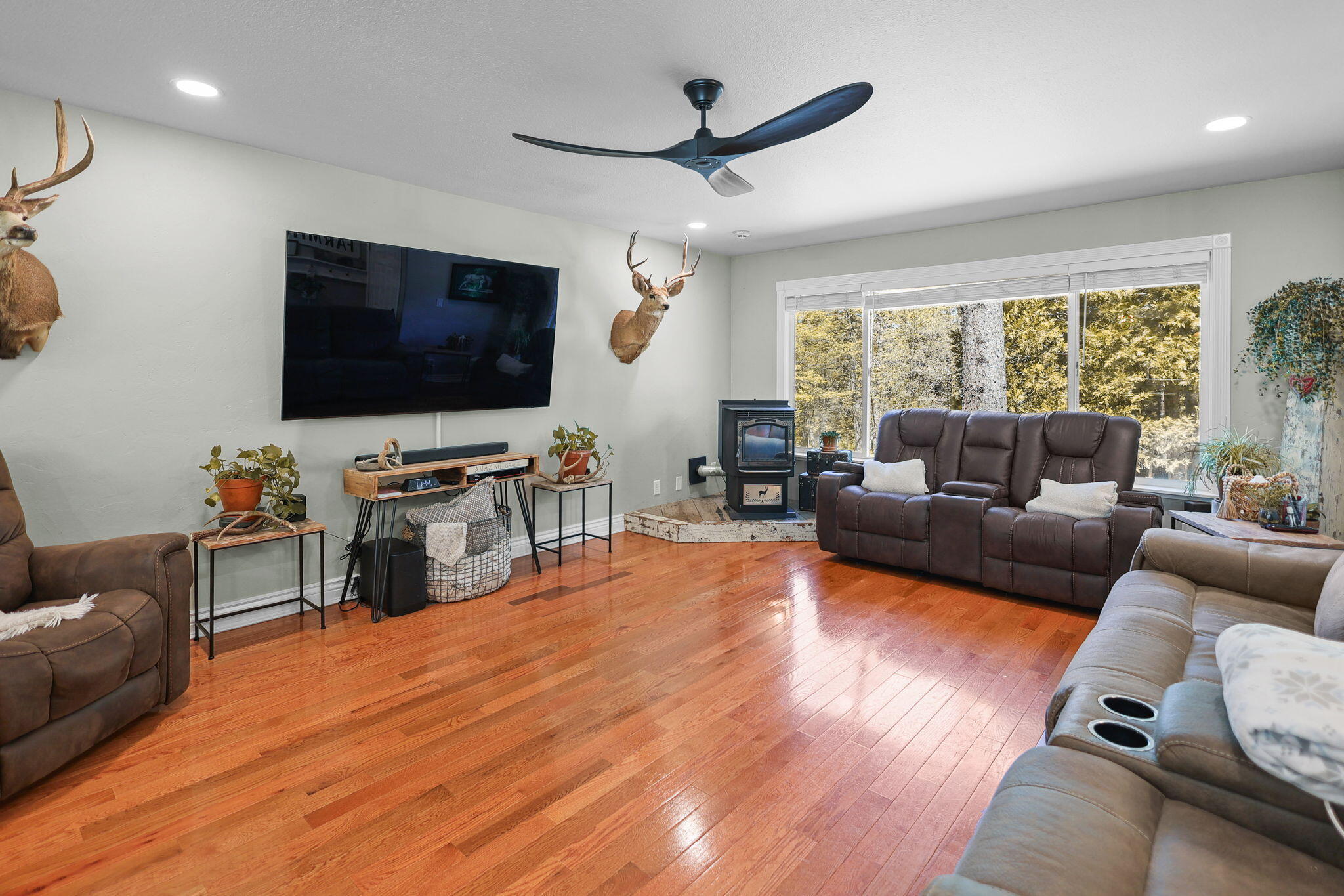 30726 Shingletown Ridge Road Shingletown, CA 96088 - Photo 16 of 84 a living room with furniture and a flat screen tv