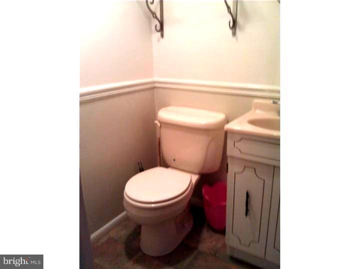 956 Mueller Road Warminster, PA 18974 - Photo 14 of 17 Gallery Image 14