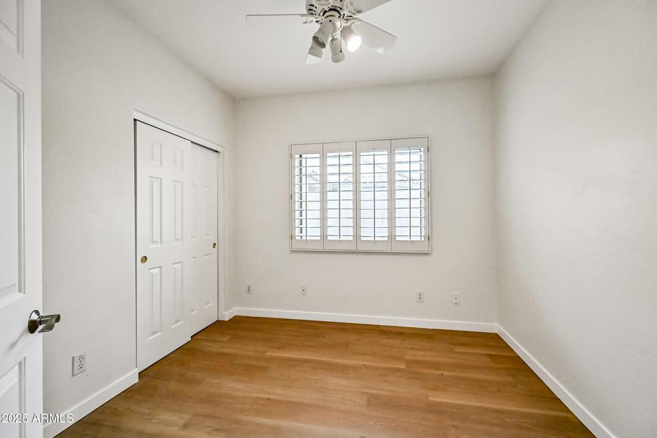 865 South Oak Street Gilbert, AZ 85233 - Photo 18 of 27 an empty room with a window
