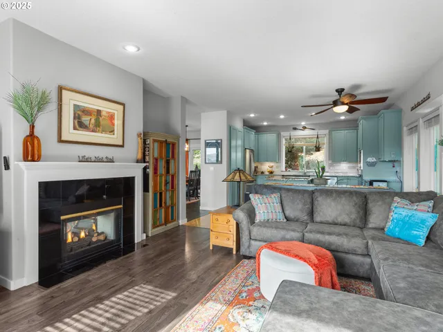 $599,900 | 943 West Y Street, Washougal, WA 98671