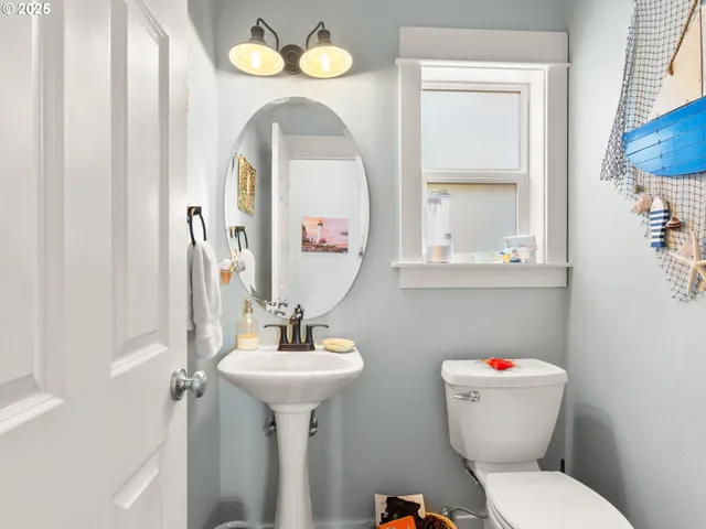 $599,900 | 943 West Y Street, Washougal, WA 98671