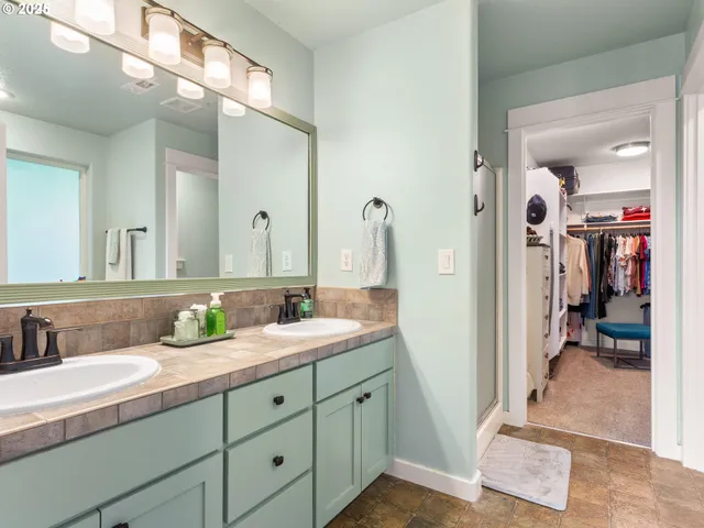 $599,900 | 943 West Y Street, Washougal, WA 98671