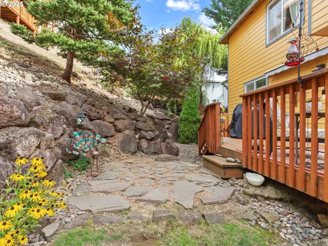 $599,900 | 943 West Y Street, Washougal, WA 98671