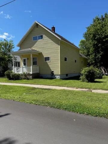 $192,000 | 704 Engelman Street, Manistee, MI 49660