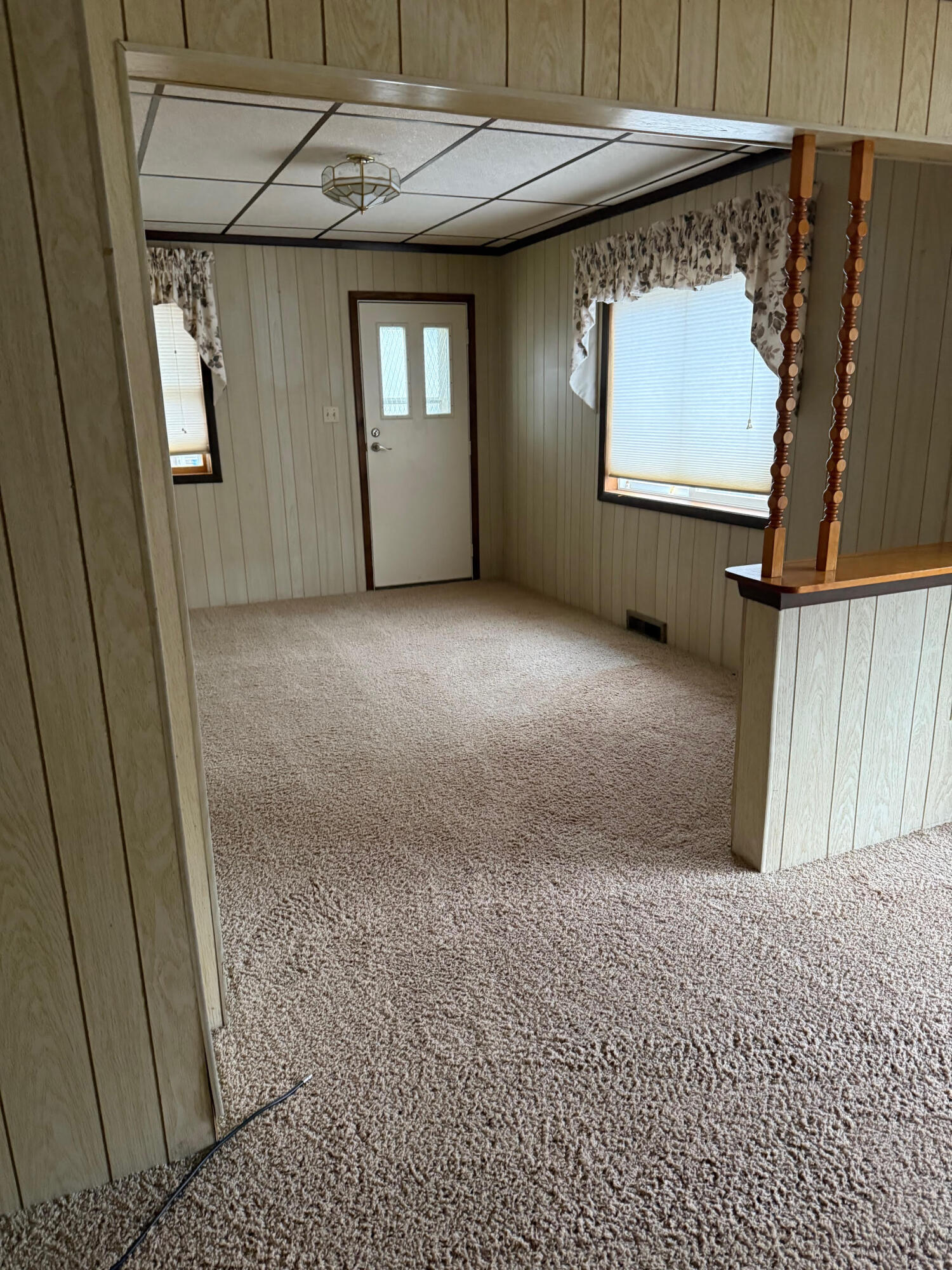 704 Engelman Street Manistee, MI 49660 - Photo 11 of 34 Living Room