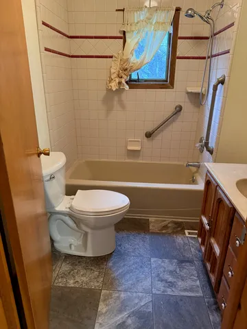 $192,000 | 704 Engelman Street, Manistee, MI 49660