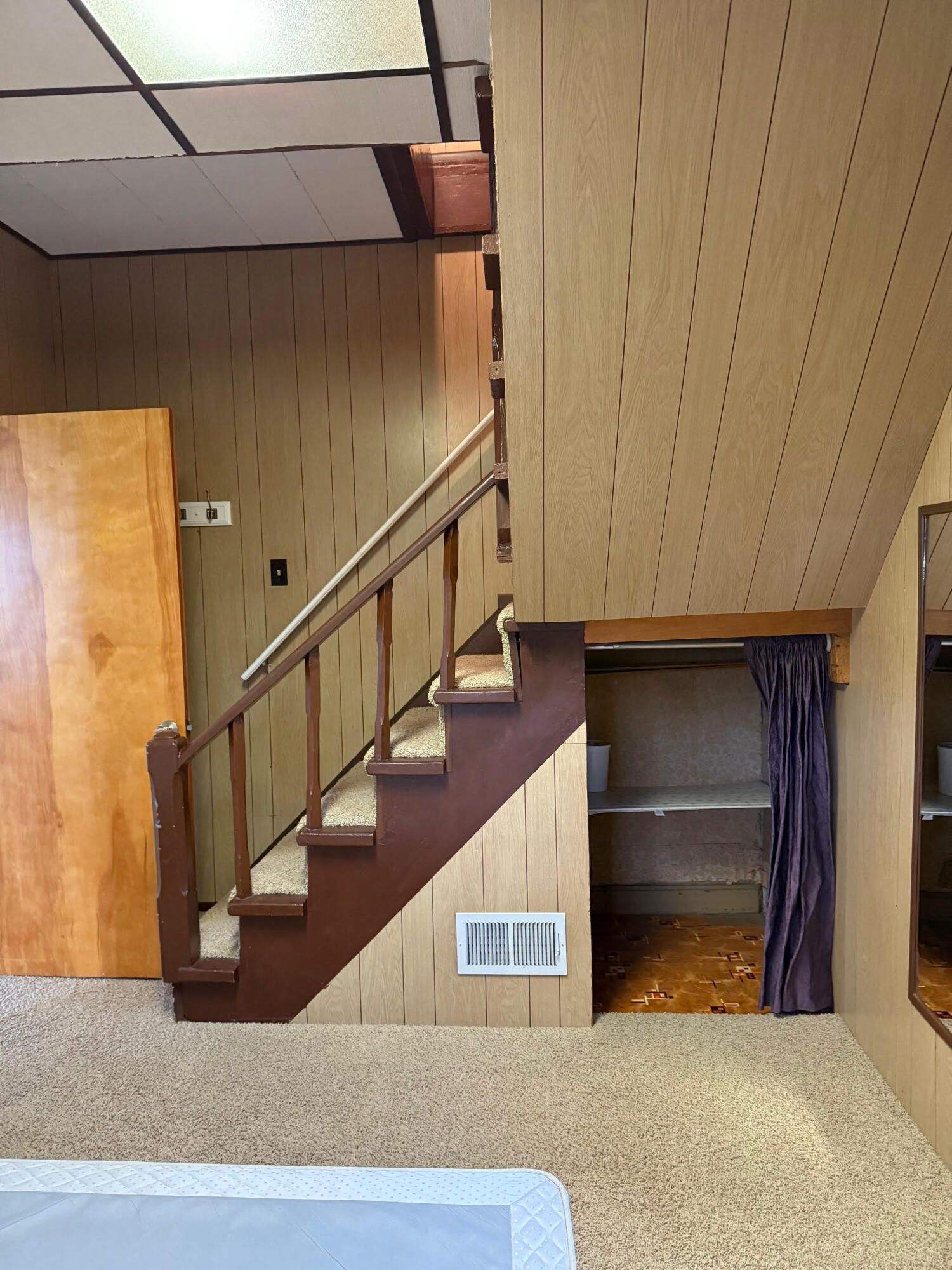 704 Engelman Street Manistee, MI 49660 - Photo 14 of 34 Main floor bedroom