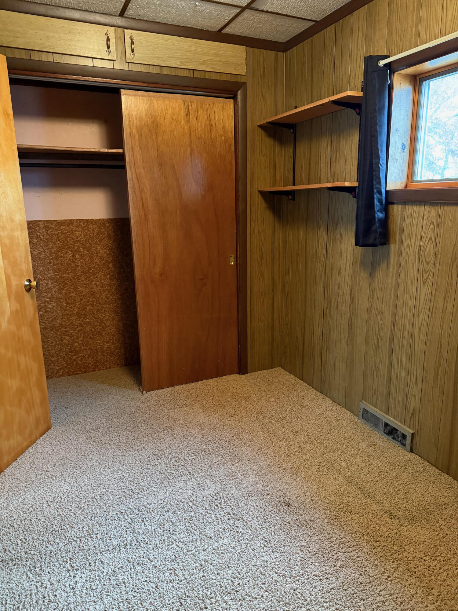 704 Engelman Street Manistee, MI 49660 - Photo 17 of 34 Main floor