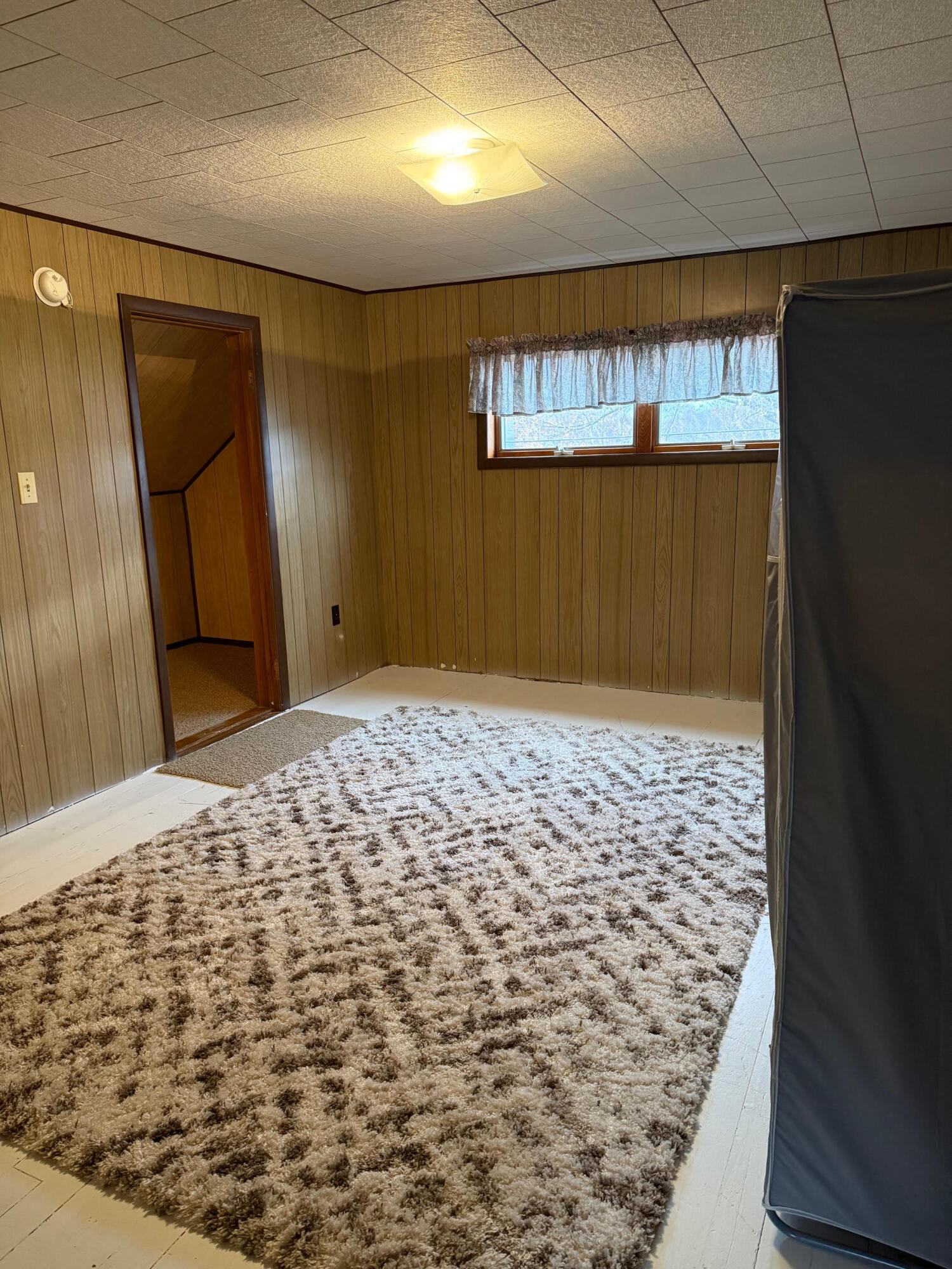 704 Engelman Street Manistee, MI 49660 - Photo 20 of 34 Up stairs