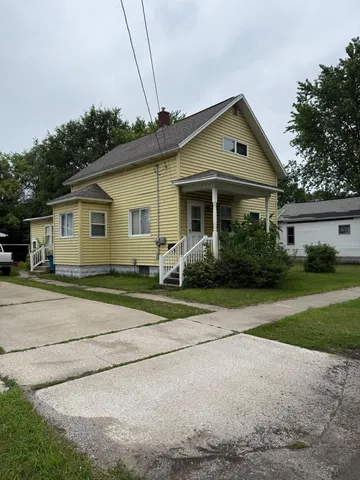 $192,000 | 704 Engelman Street, Manistee, MI 49660