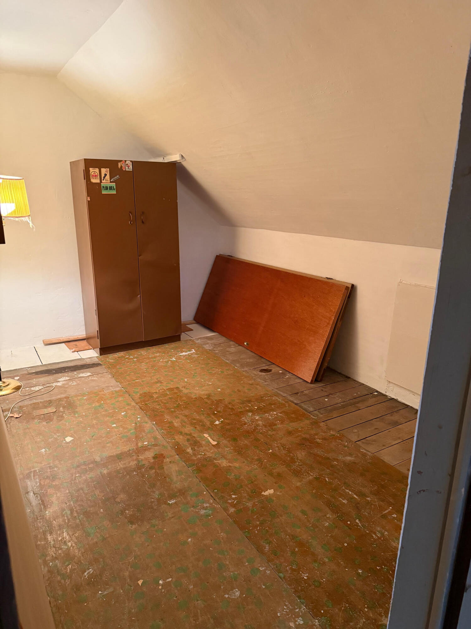 704 Engelman Street Manistee, MI 49660 - Photo 21 of 34 Upstairs Walkin closet