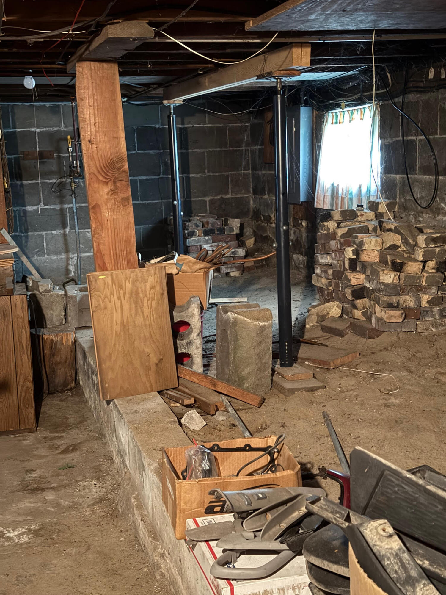 704 Engelman Street Manistee, MI 49660 - Photo 25 of 34 Basement