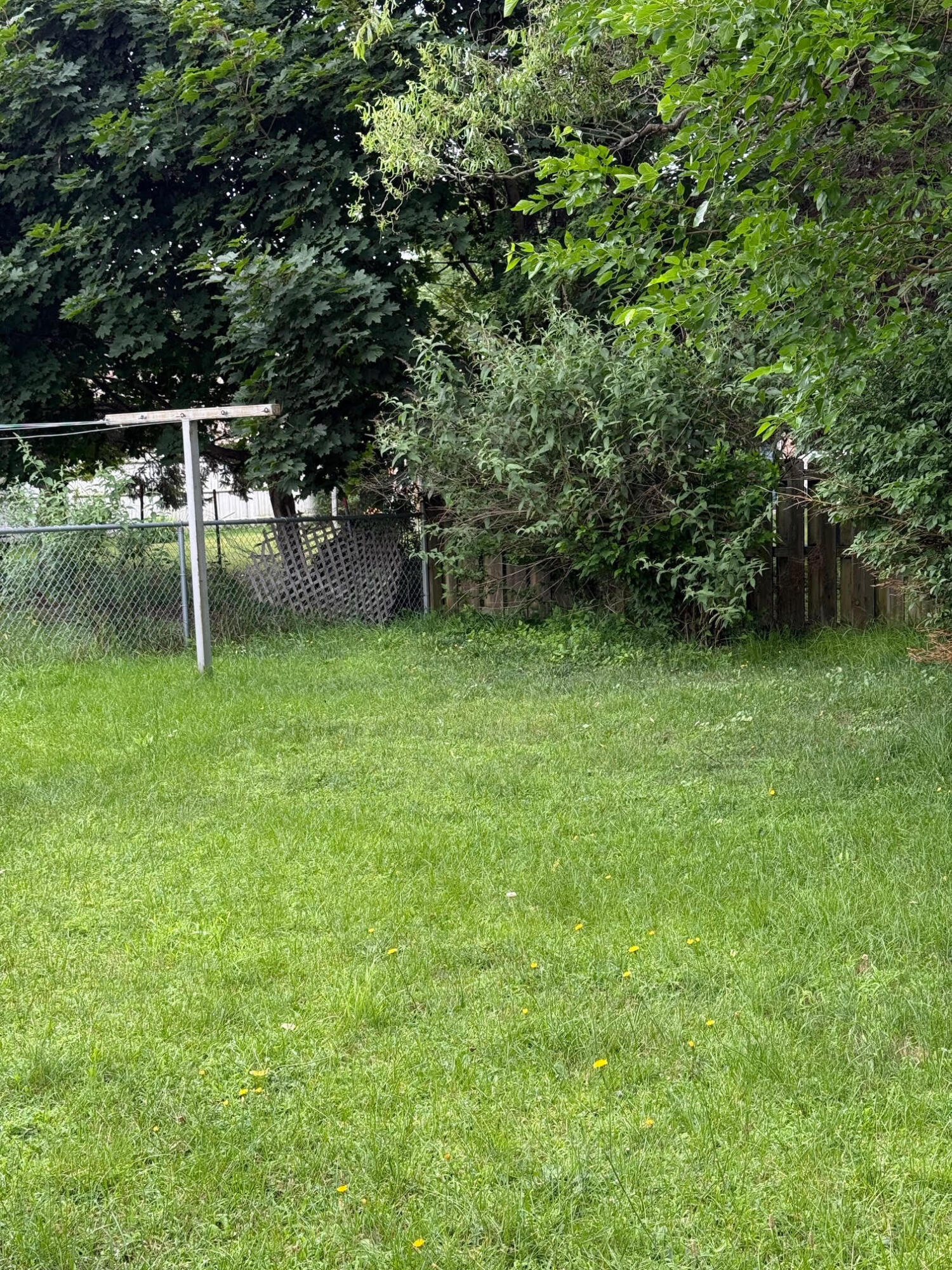 704 Engelman Street Manistee, MI 49660 - Photo 28 of 34 unnamed - 2025-07-19T140848.298