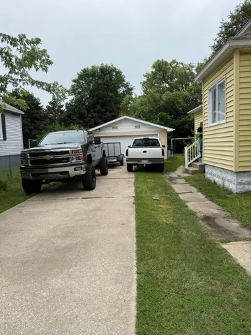 $192,000 | 704 Engelman Street, Manistee, MI 49660