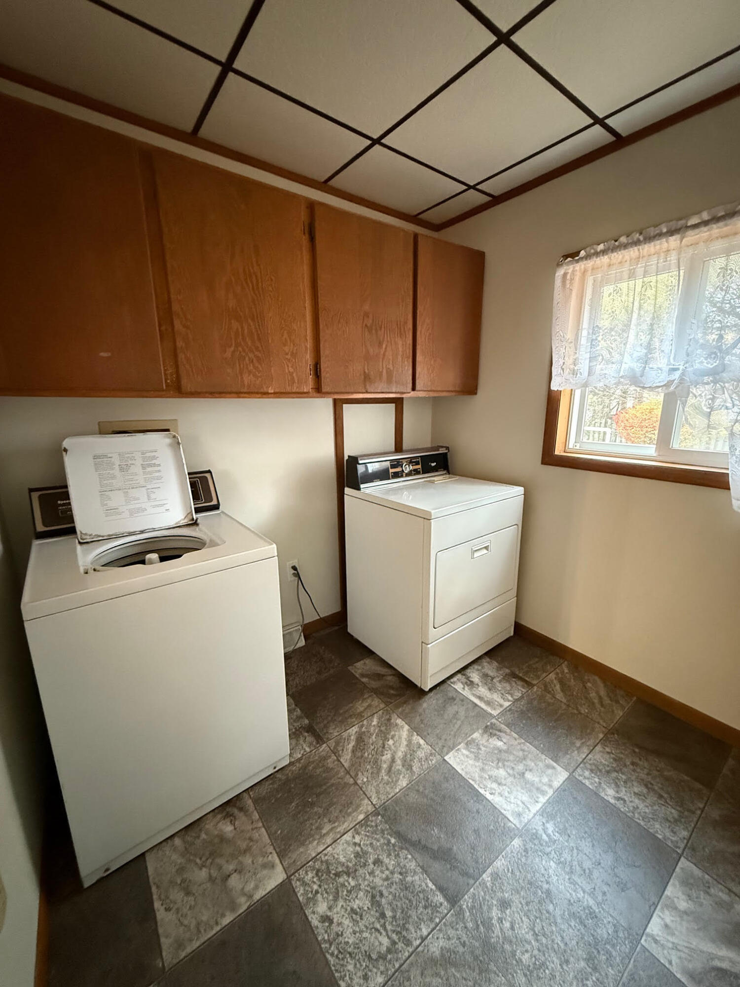 704 Engelman Street Manistee, MI 49660 - Photo 8 of 34 Main floor Laundry