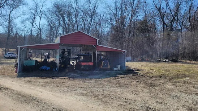 $650,000 | 9830 Interstate 70 Drive Southeast, Columbia, MO 65201