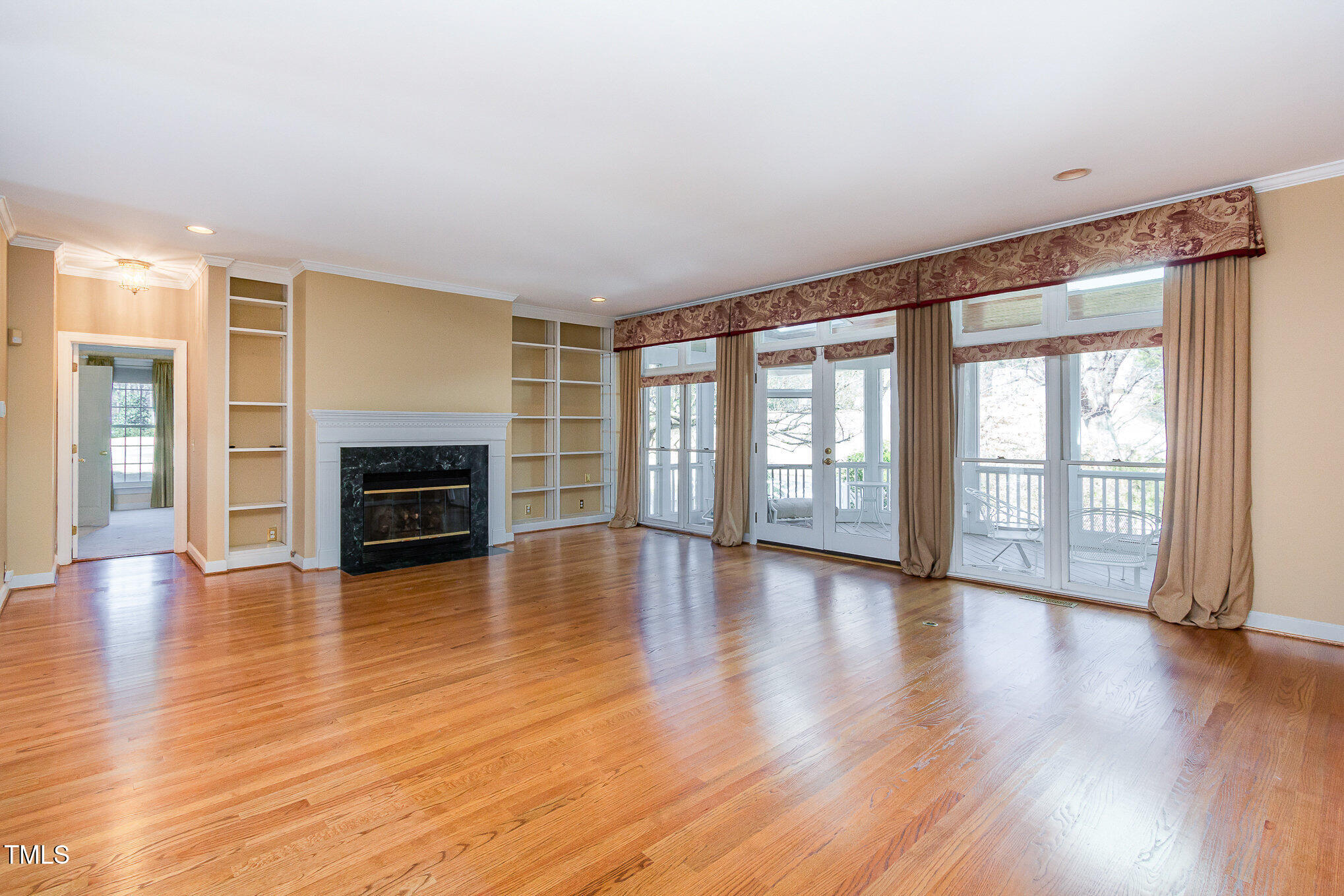 8940 Wildwood Links Raleigh, NC 27613 - Photo 7 of 46 Living Room