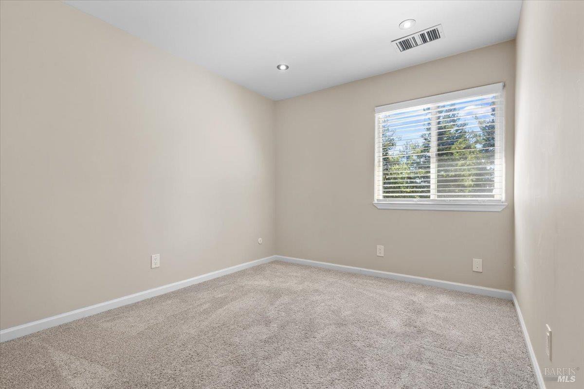 303 Algiers Court Santa Rosa, CA 95409 - Photo 18 of 27 Additional bedroom 1