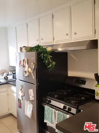 a close view of sink and tap