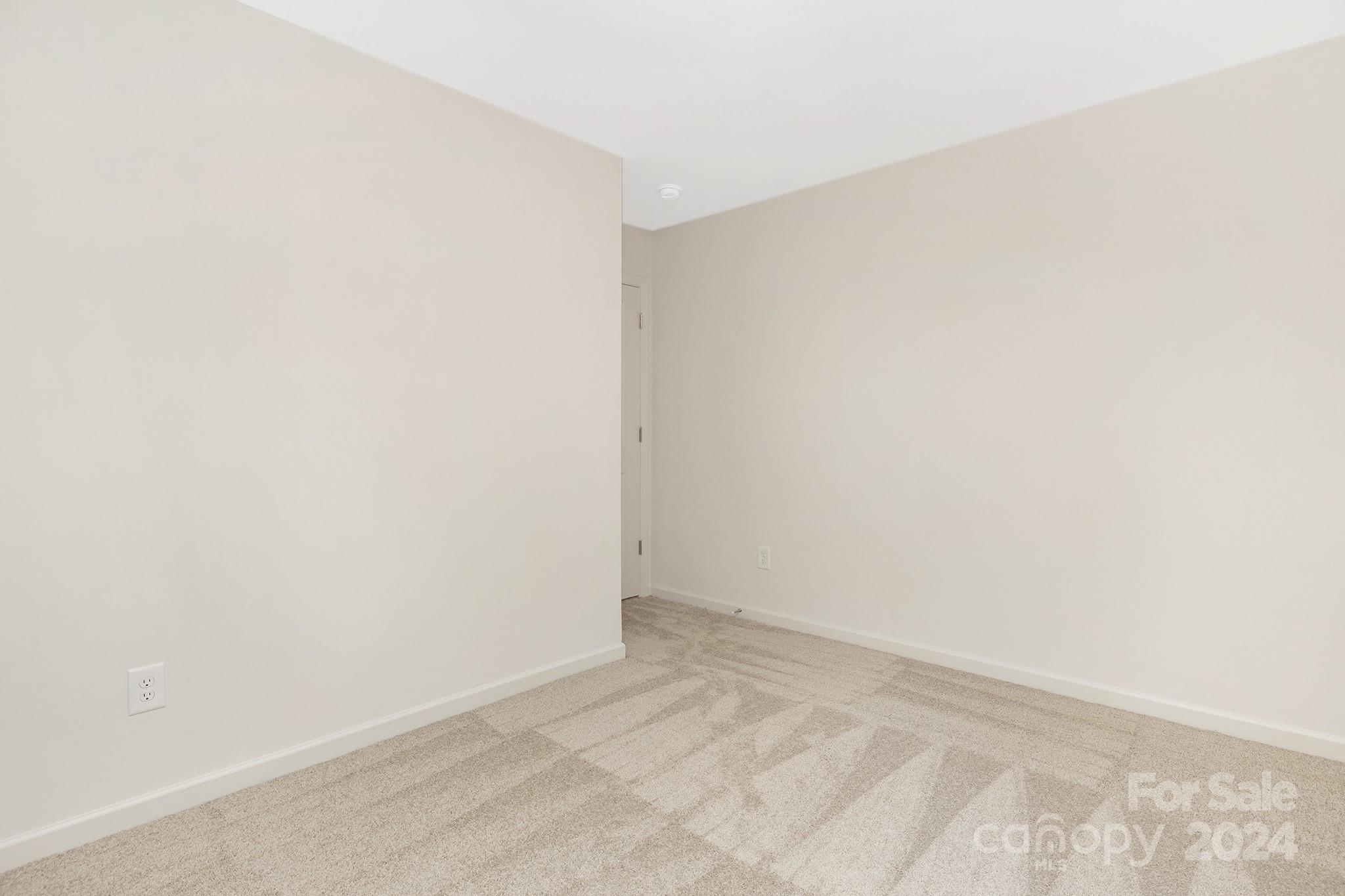 3844 Lake Road Charlotte, NC 28269 - Photo 16 of 26 Gallery Image 16