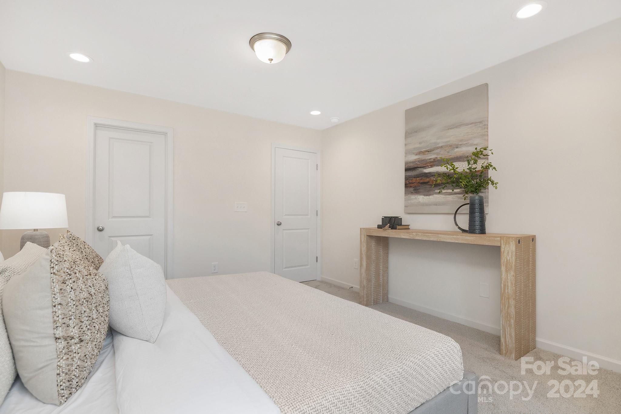 3844 Lake Road Charlotte, NC 28269 - Photo 6 of 26 Gallery Image 6